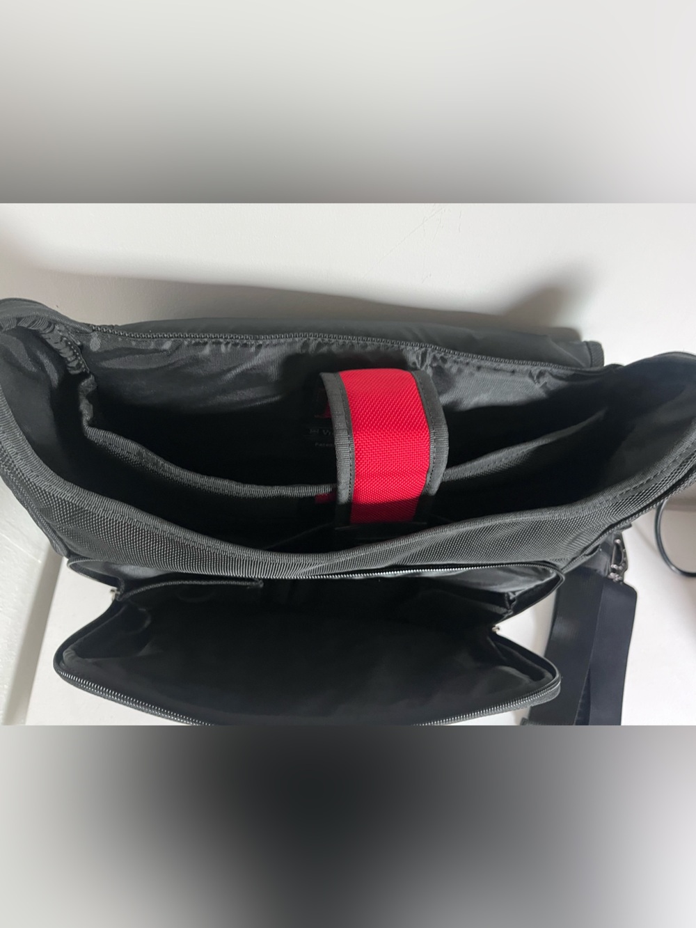 Victorinox by Swiss Army Black Crossbody Messenger Brief Bag Adjustable Strap - Picture 10 of 14